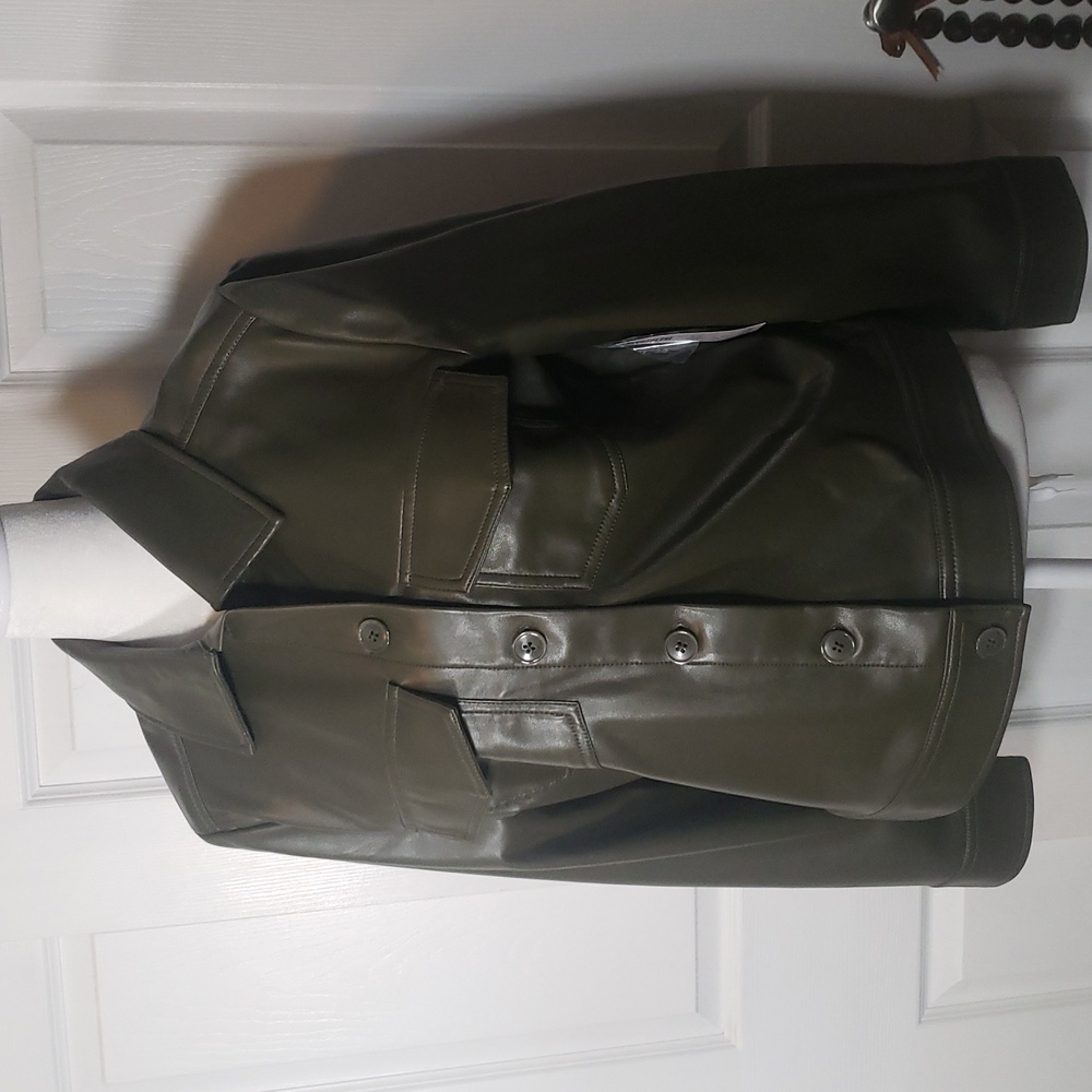 Chico's 2 pocket faux leather NWT Sz 1 (M) green color